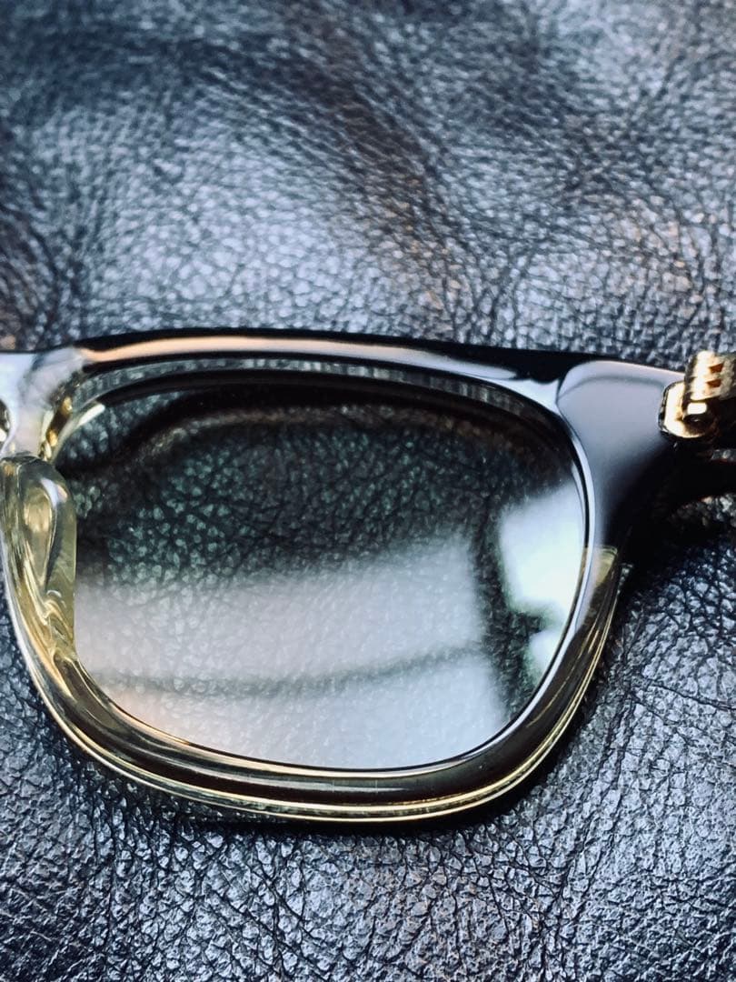 白山眼鏡「POST 」　ボルドー&キハク色の色気立つコンビフレーム