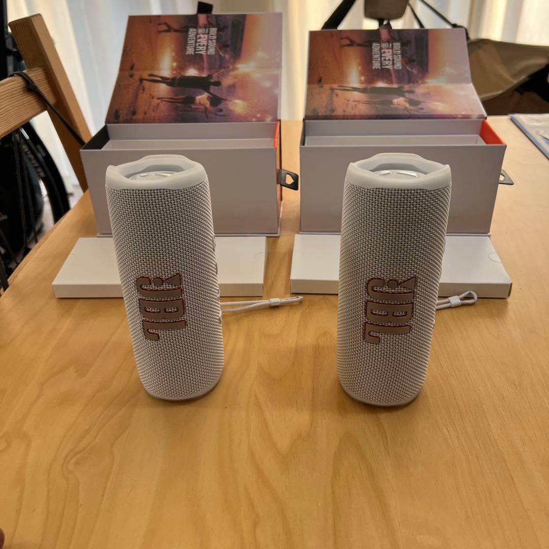 JBL FLIP6スピーカー 2個セットホワイト保証4年5ヶ月付き美品送料込み！