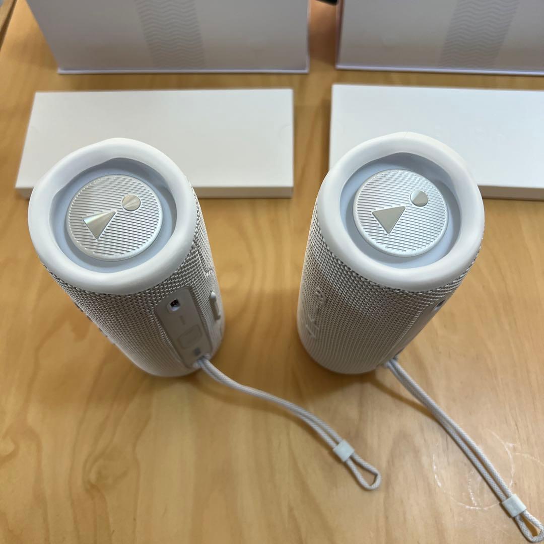 JBL FLIP6スピーカー 2個セットホワイト保証4年5ヶ月付き美品送料込み！