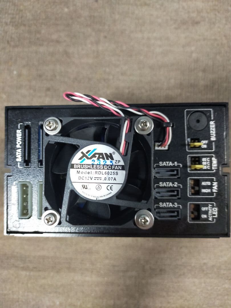 ENERMAX EMK5301 ホットスワップ 5インチベイ