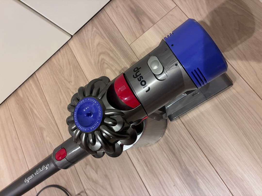 Dyson V8 コードレス掃除機