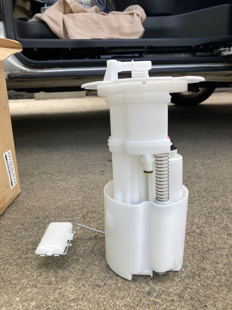 E51エルグランド　型式CBA-MNE51 純正燃料ポンプ新品　パッキン付き
