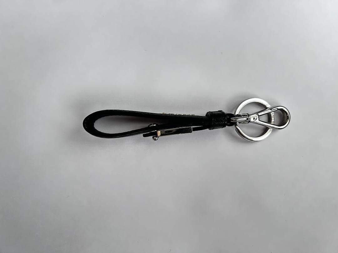 PRADA プラダ キーホルダー 三角ロゴ レザー ブラック