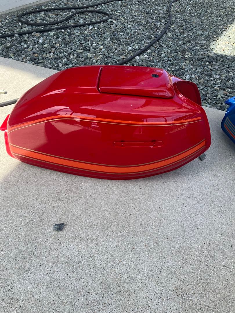 赤色 燃料タンク