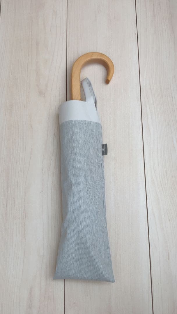 サンバリア100 折りたたみ日傘 ２段折 コンビmoku グレー 曲がり手元