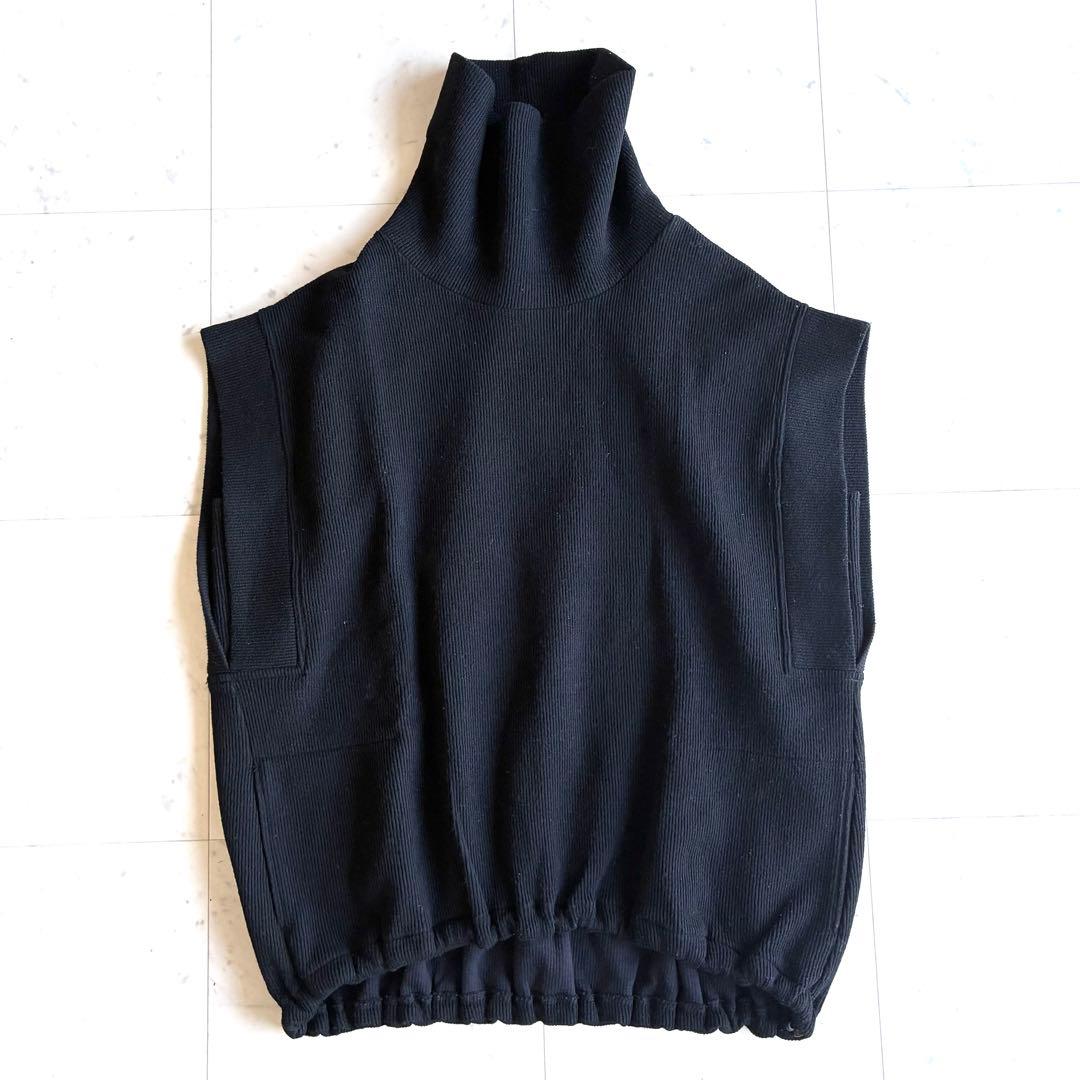 COGTHEBIGSMOKE GISELE ROLLNECK GILET 黒