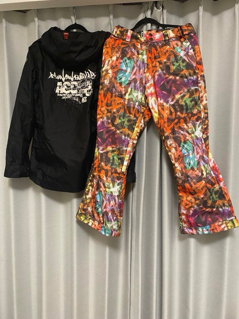 スノーボードウェアセット（ジャケット＆パンツ）　ACC