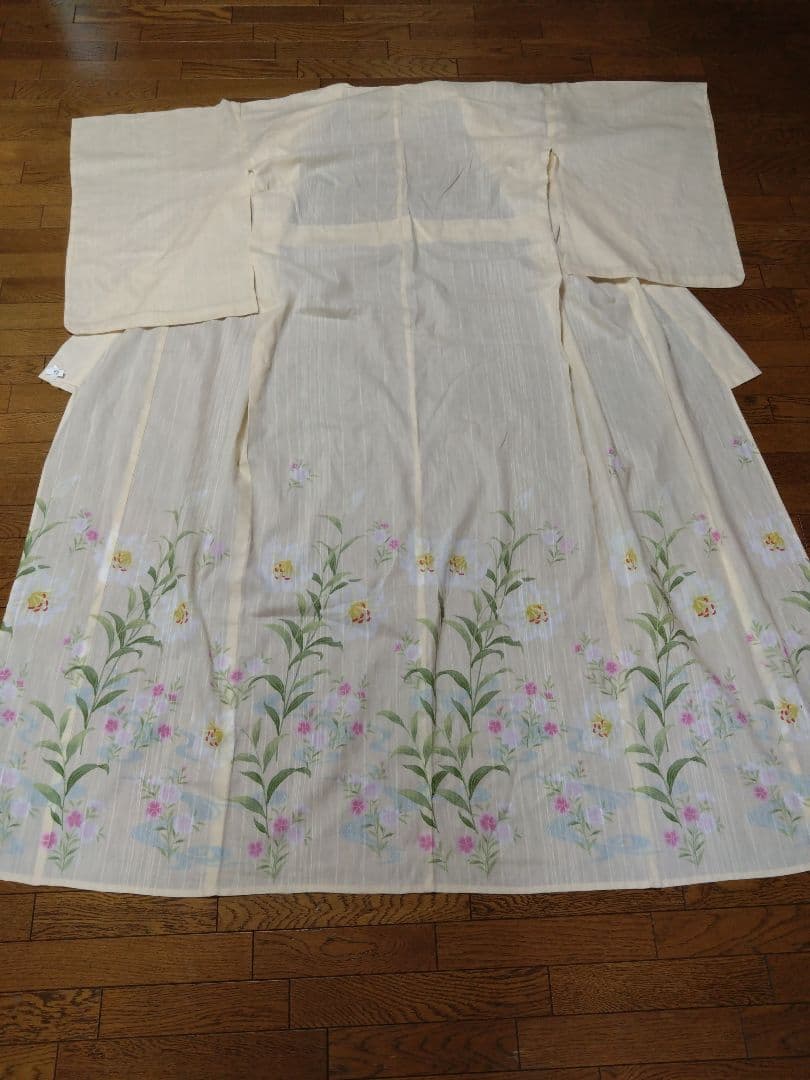 期間限定価格　KEITA MARUYAMA ユリ 芝桜 花柄 浴衣 クリーム色