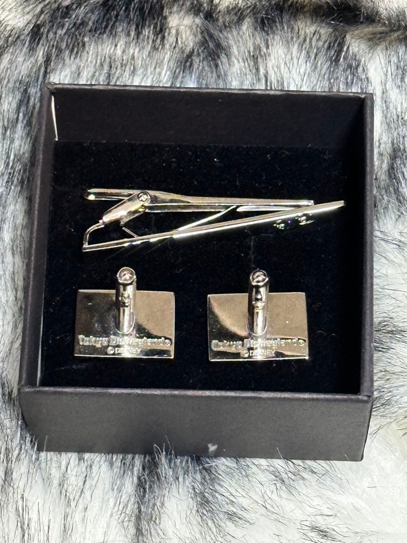 ディズニー　33 ネクタイピン カフス　セット