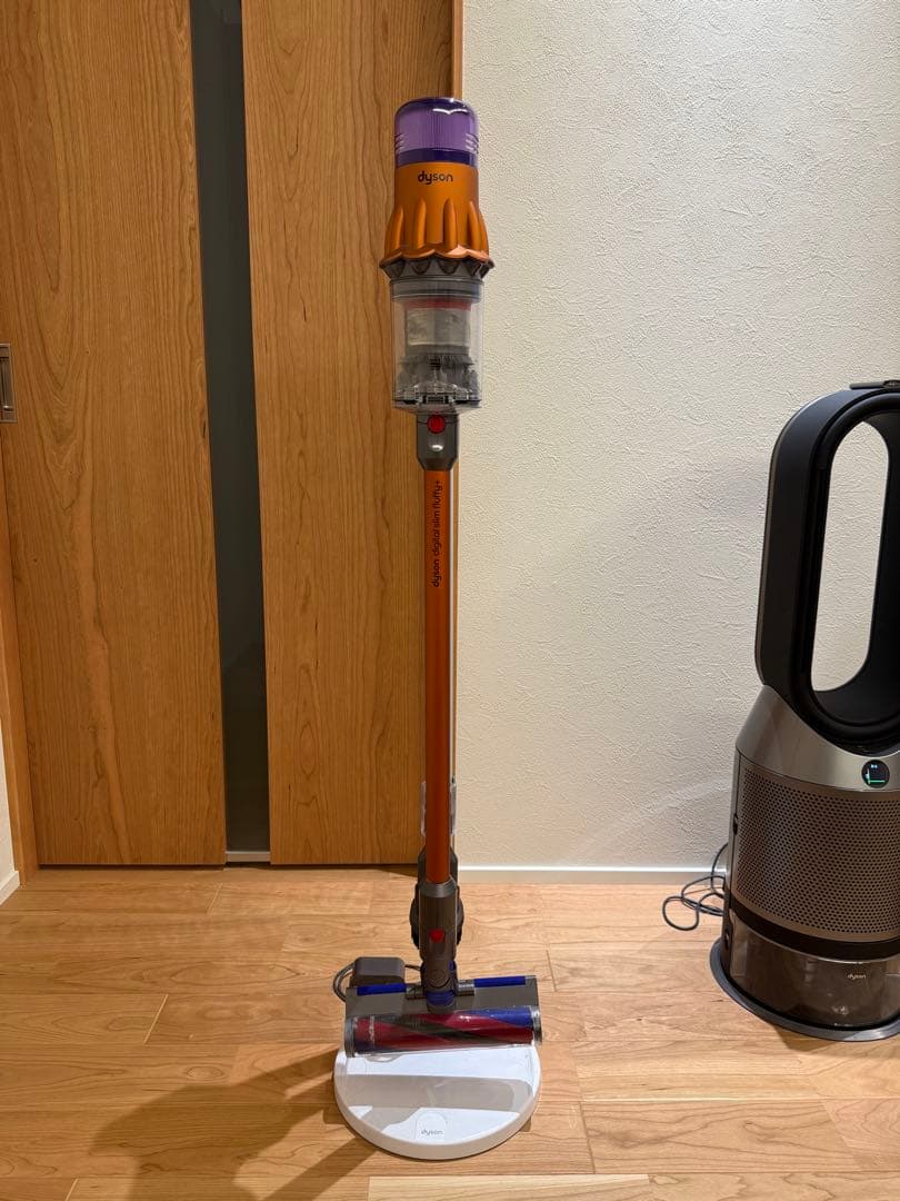 ダイソンSV18 本体 充電スタンド　保証６年　光る隙間ノズル