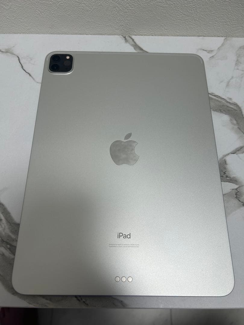 【特価】iPad pro 2世代 11インチシルバー　128GB 充電容量90%