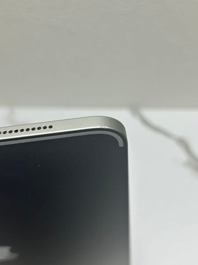 【特価】iPad pro 2世代 11インチシルバー　128GB 充電容量90%