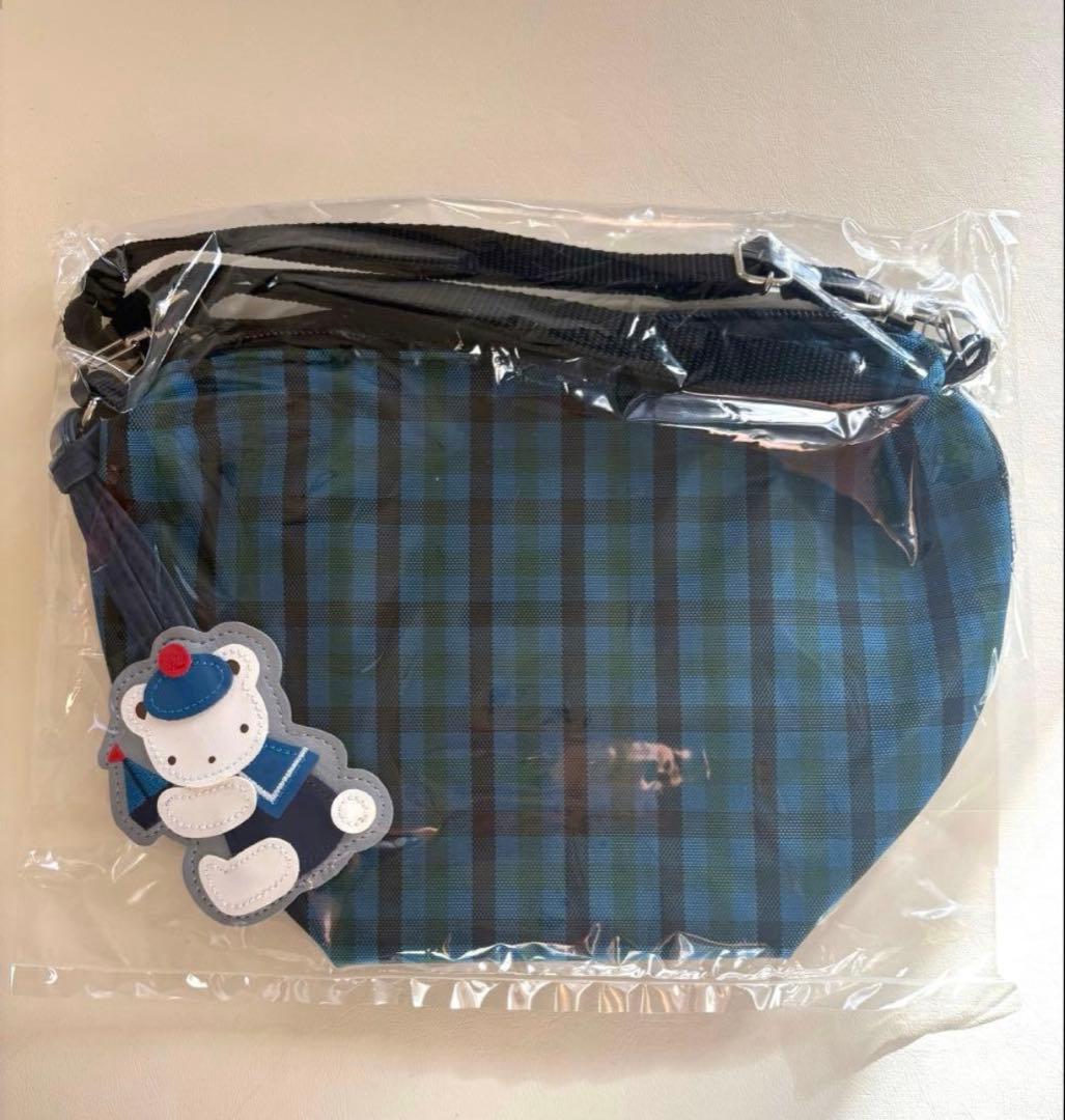 ファミリア　舟形ポシェット　ショルダーバッグ　バッグ　青系ファミリアチェック