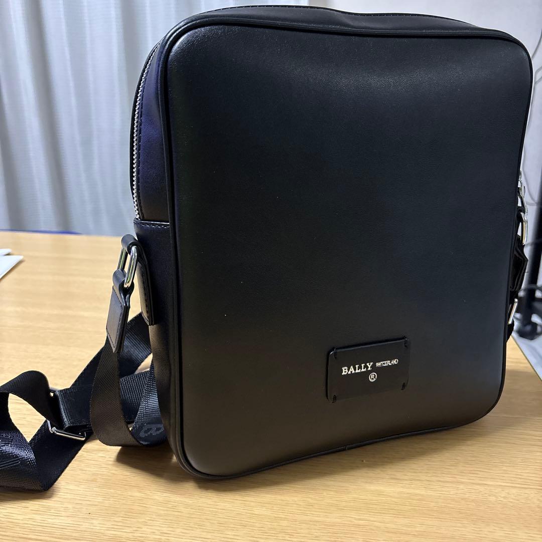 BALLY バリー ショルダー バッグ　メンズ レザーバッグ