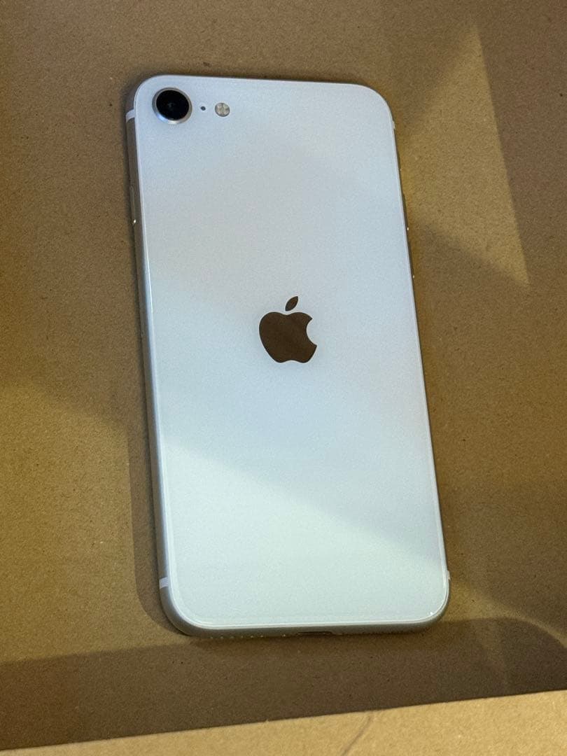 iPhoneSE2 64GB ホワイト　判定○