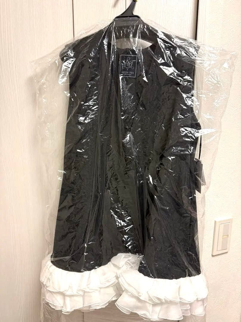 セブンテン seventen by mihokawahitoフリルトリムトップス