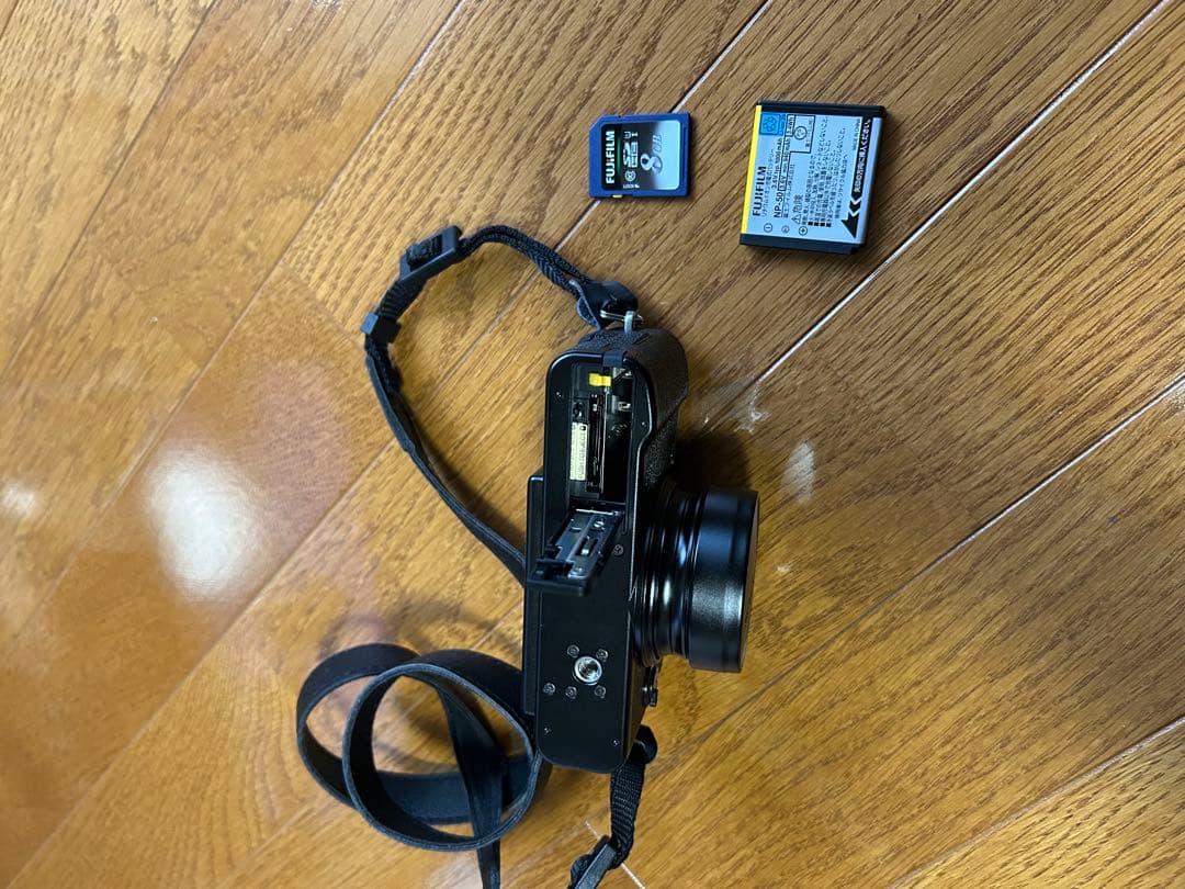 W*d様 FUJIFILM コンパクトデジタルカメラ　X10