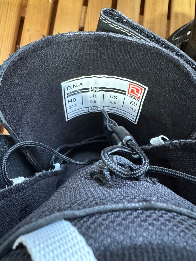 スノーボード DEELUXE DNA 24-25 24.5cm