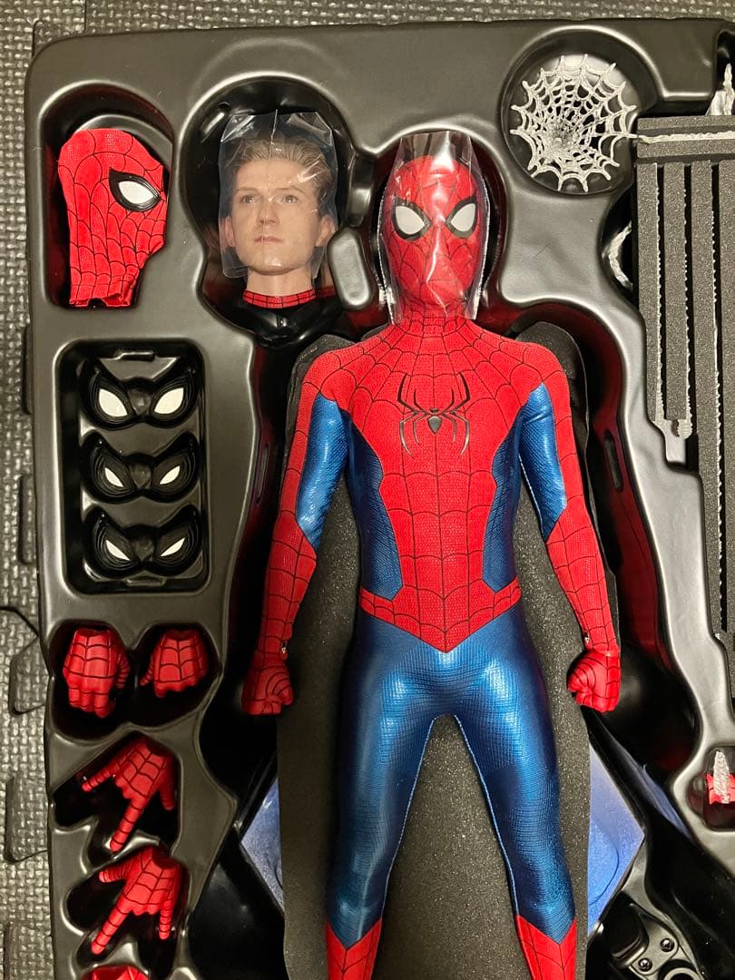 極美品　ホットトイズ　スパイダーマン　ニューレッド＆ブルースーツ　通常版
