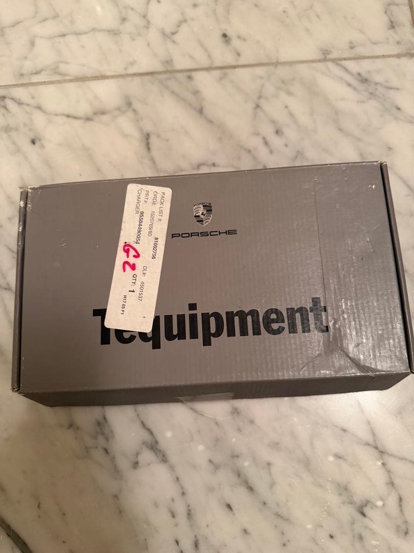 Porsche ポルシェバッテリー充電器