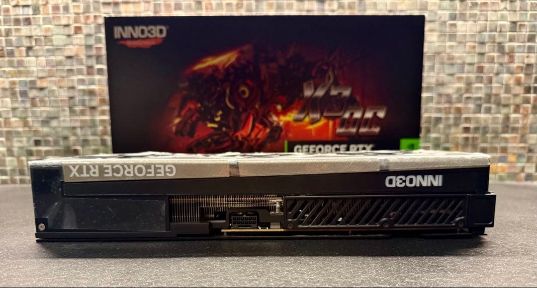 美品 コイル鳴き◎ INNO3D GeForce RTX 4090 X3 OC