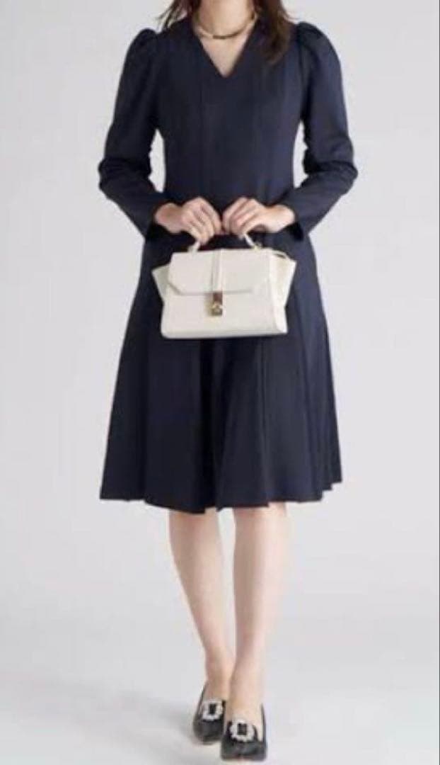 【CELFORD】セルフォード パフスリーブ Vネック フレアワンピース 濃紺