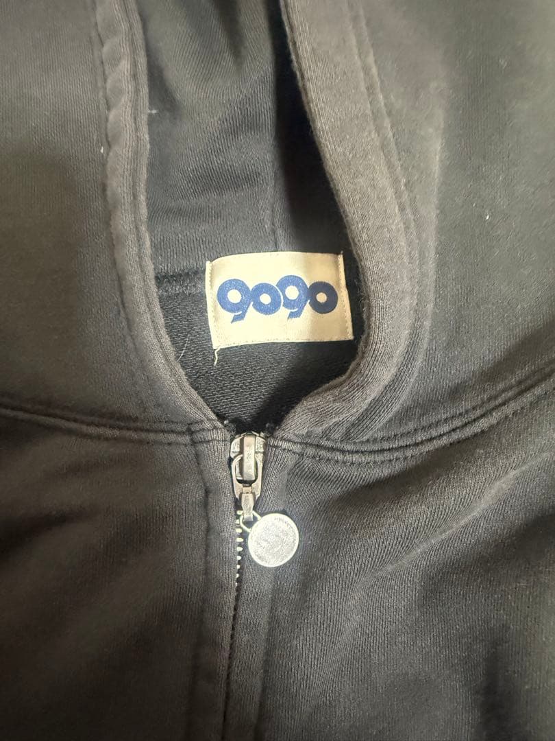 9090 ブラックパーカー フード付き