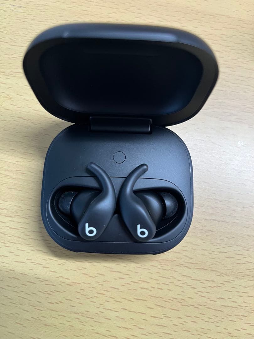 powerbeats fit ブラック