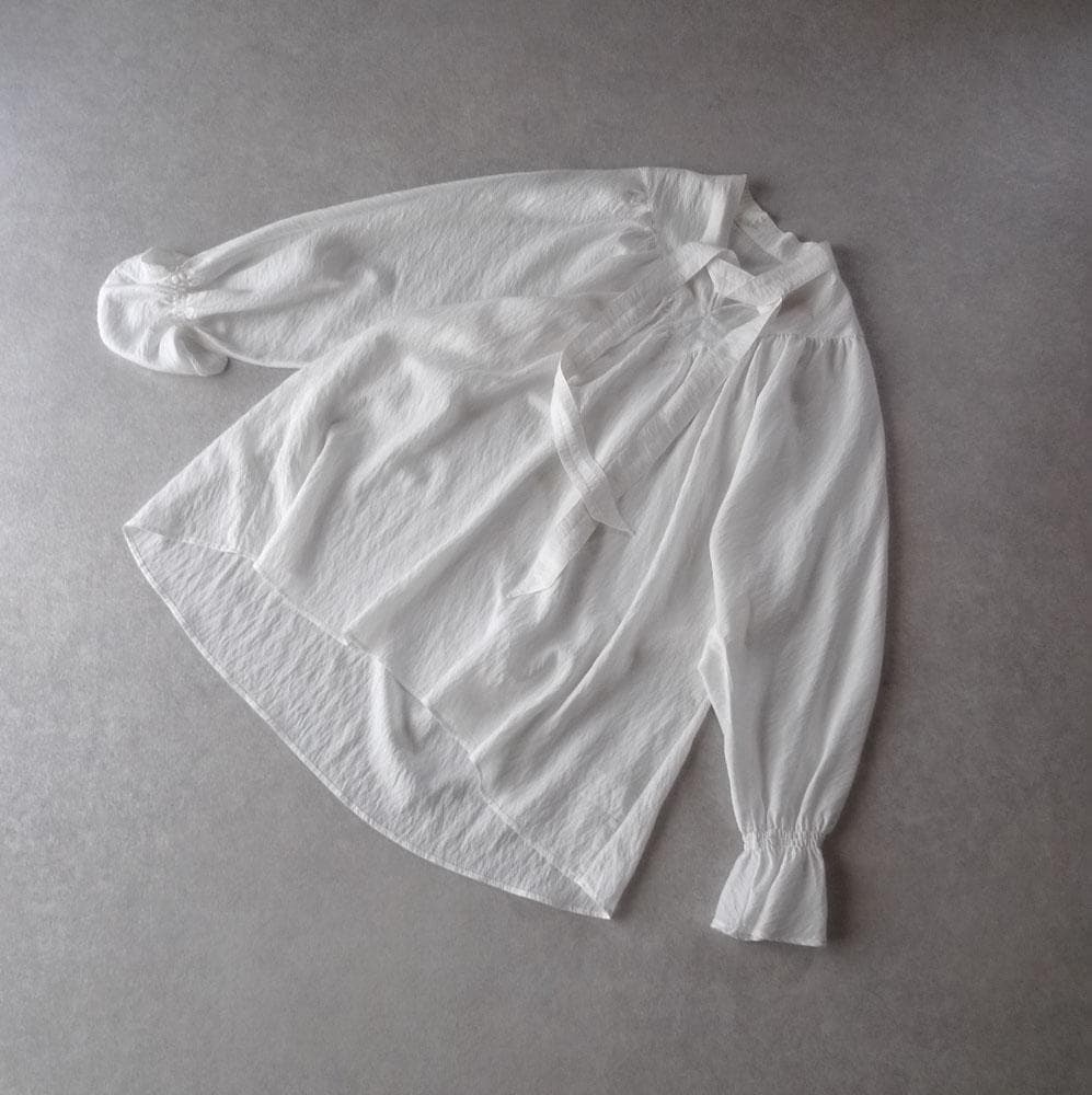 美品 デミルクス ビームス 2,2万円 ボウタイブラウス ホワイト D303