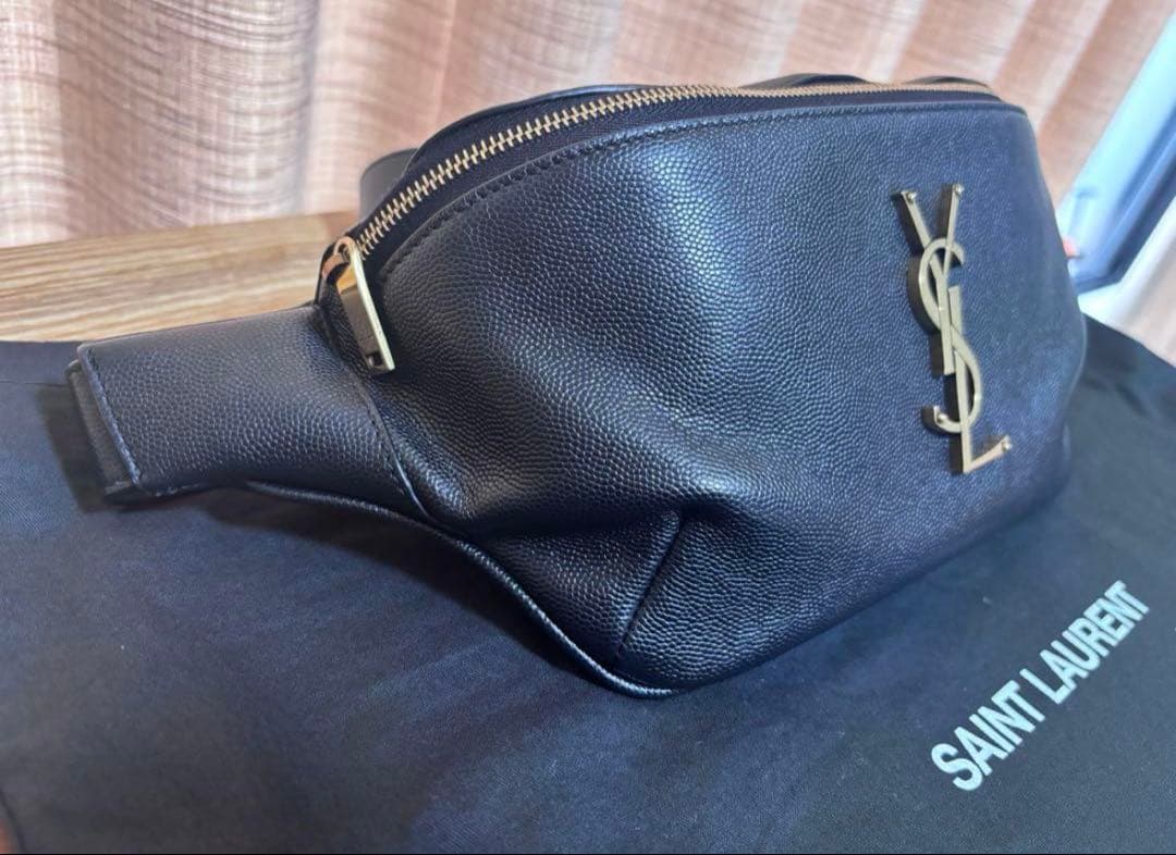 サンローラン⭐︎ボディバッグ
