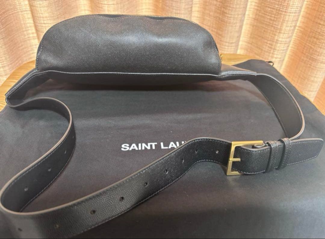 サンローラン⭐︎ボディバッグ