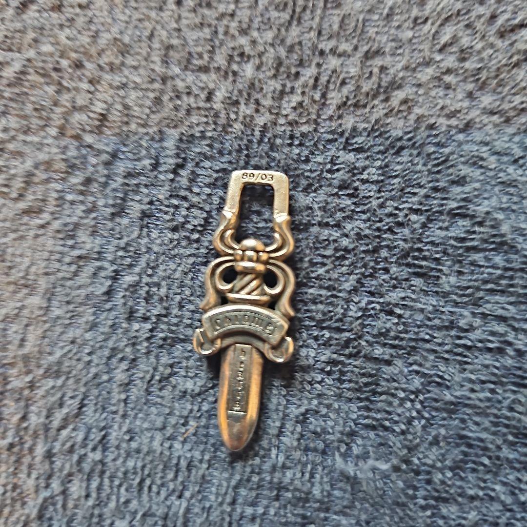 925シルバー 剣型ネックレストップ