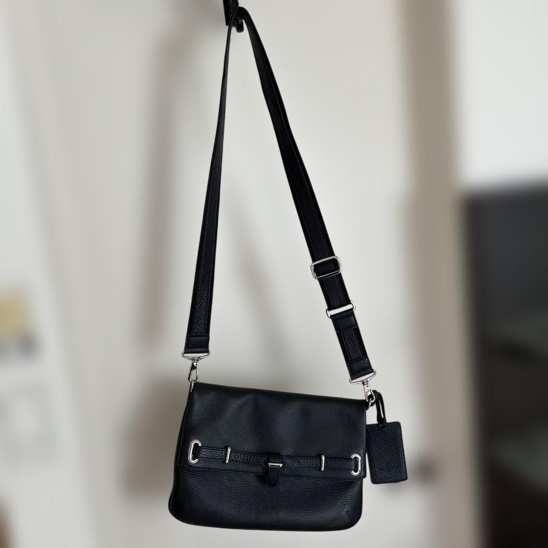 PELLE MORBIDA ペッレ モルビダ　ショルダーバッグ