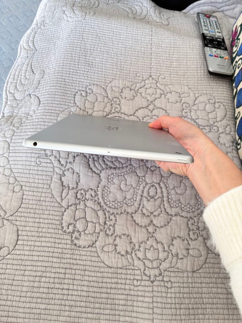 Apple iPad 9.7インチ シルバー 本体