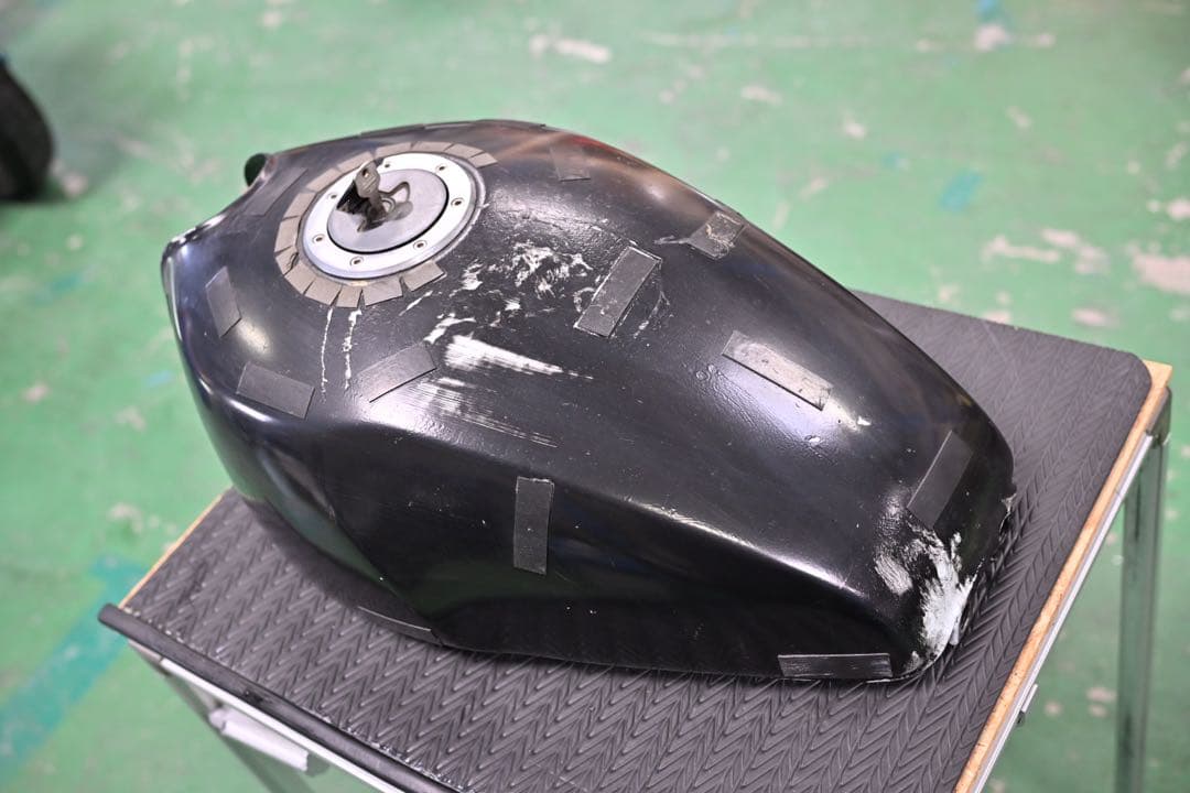 ゼファー400 純正燃料タンク(ベース)