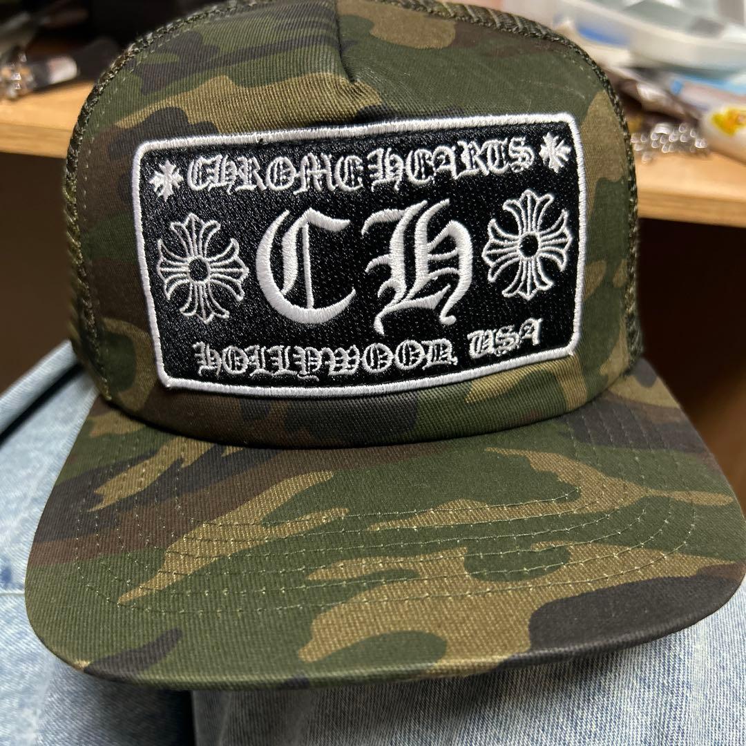CHROME HEARTS 迷彩トラッカーキャップ