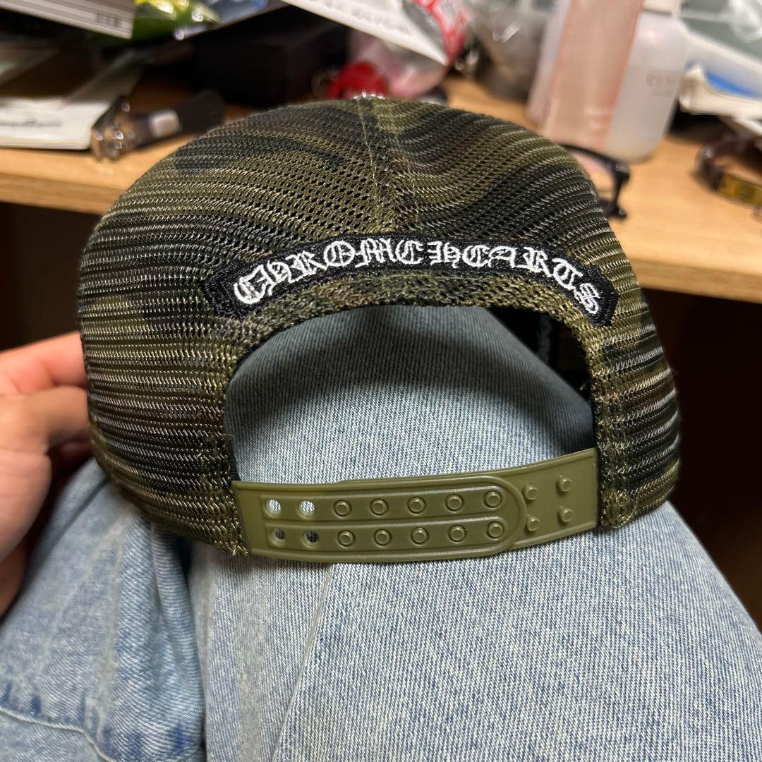 CHROME HEARTS 迷彩トラッカーキャップ