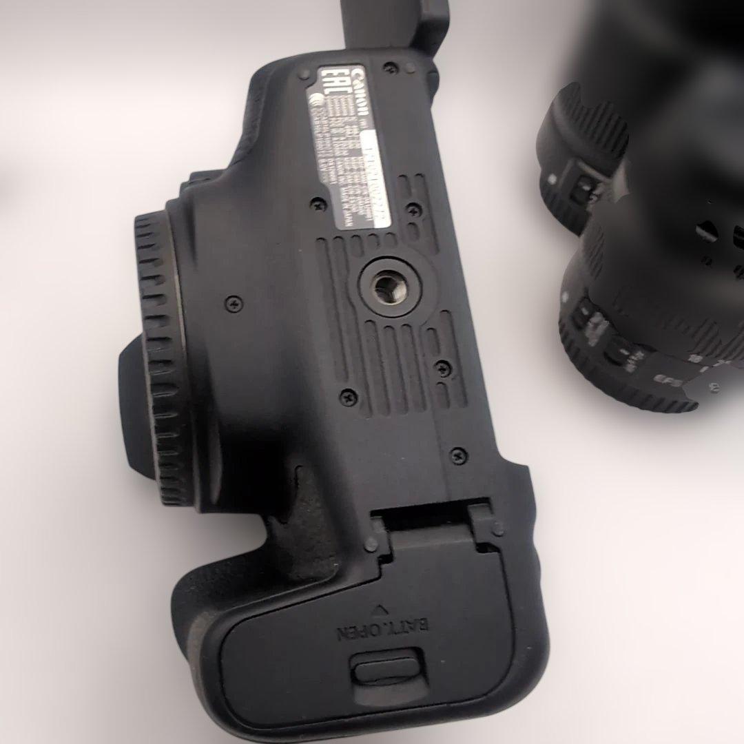 超美品 CANON EOS kiss x9i ダブルレンズ