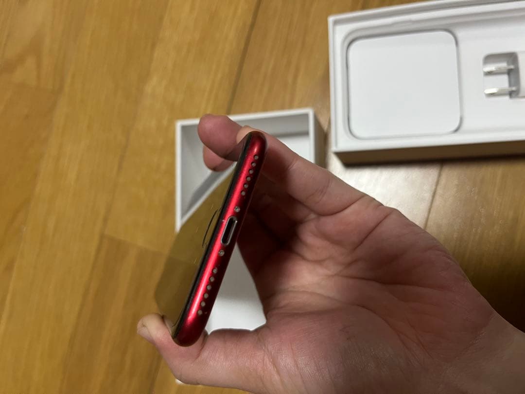 iPhone SE 第2世代 (SE2) レッド 128 GB docomo