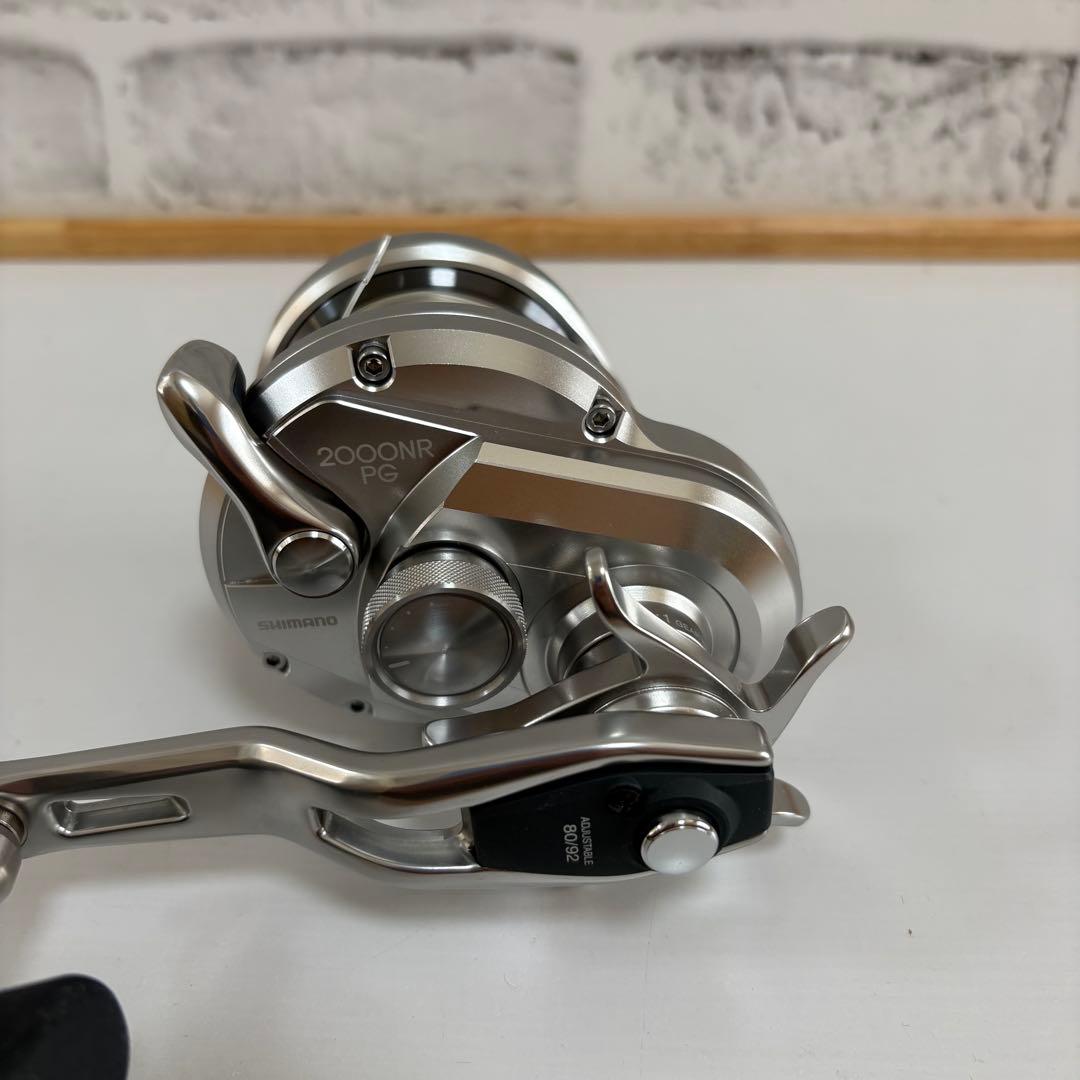 美品　シマノ　オシアジガー　2000NRPG　ベイトリール　右ハンドル