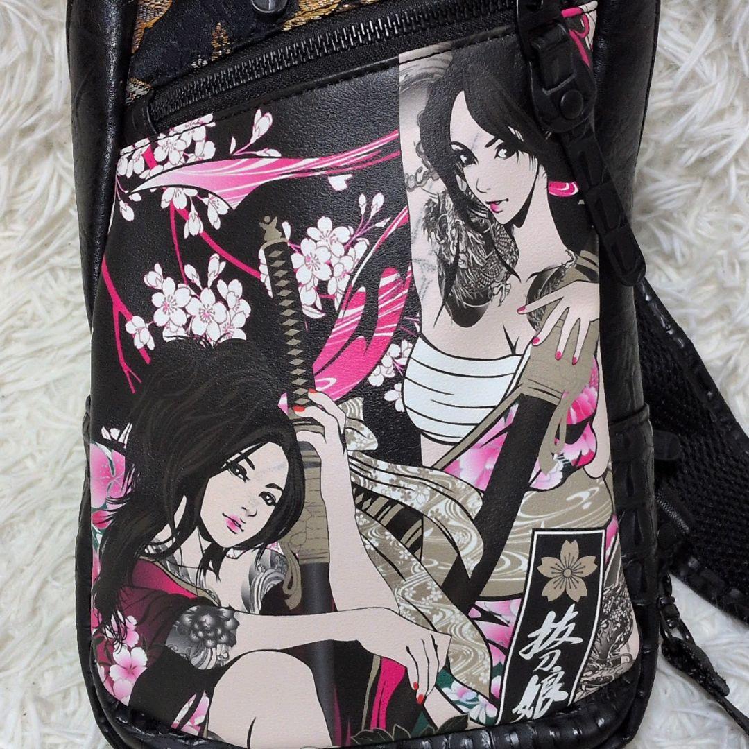絡繰魂 抜刀娘 型押し ショルダーバッグ 刺繍 ブラック