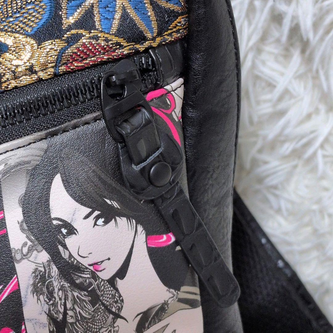 絡繰魂 抜刀娘 型押し ショルダーバッグ 刺繍 ブラック