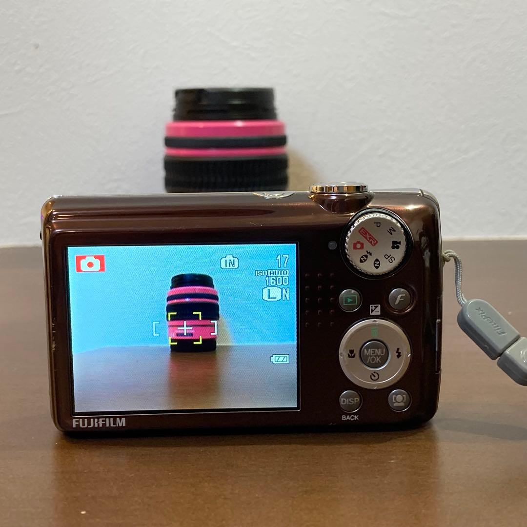 FUJIFILM FINEPIX F70EXR 富士フイルム デジタルカメラ