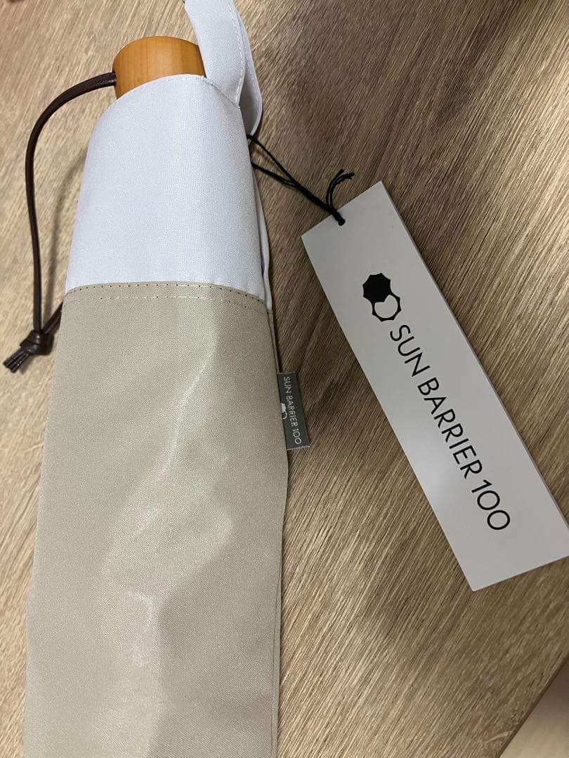 新品未使用　SUN BARRIER 100 折りたたみ日傘