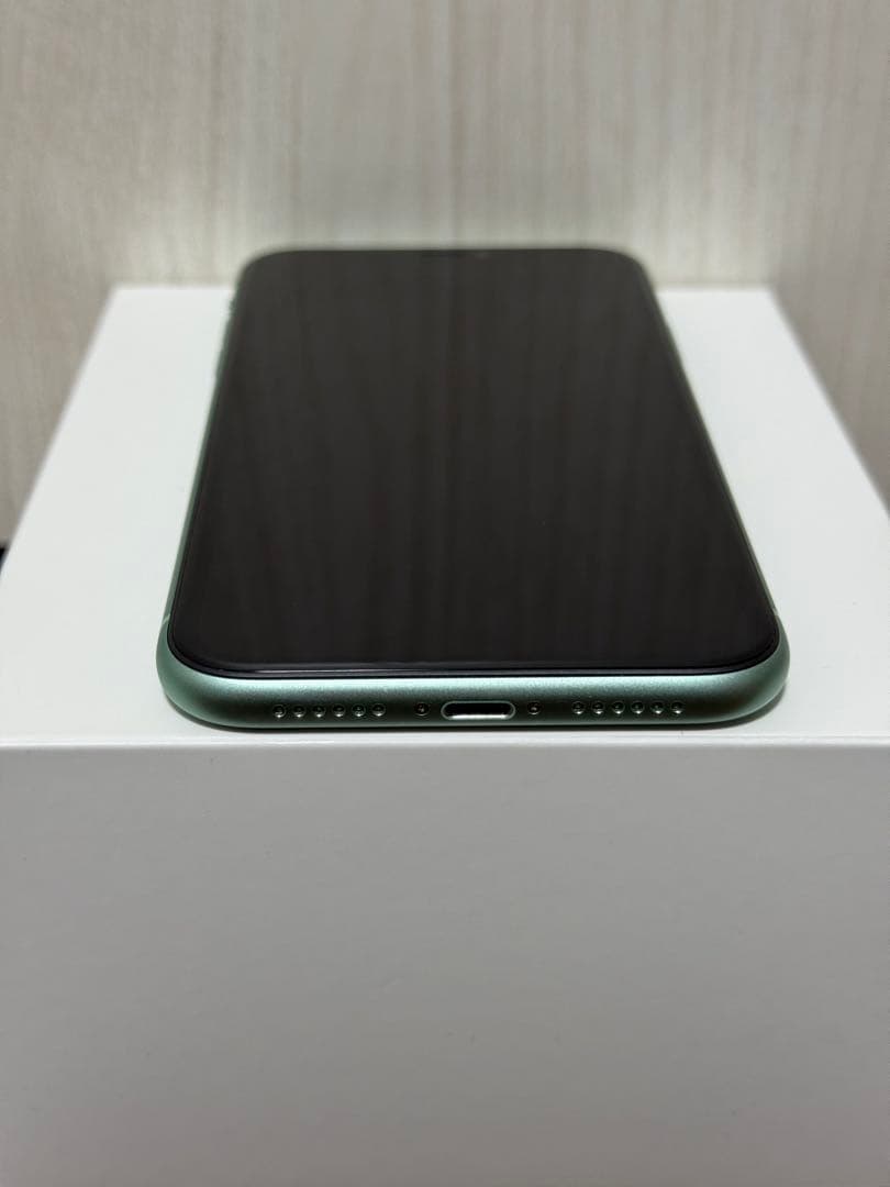 iPhone 11　64GB　グリーン
