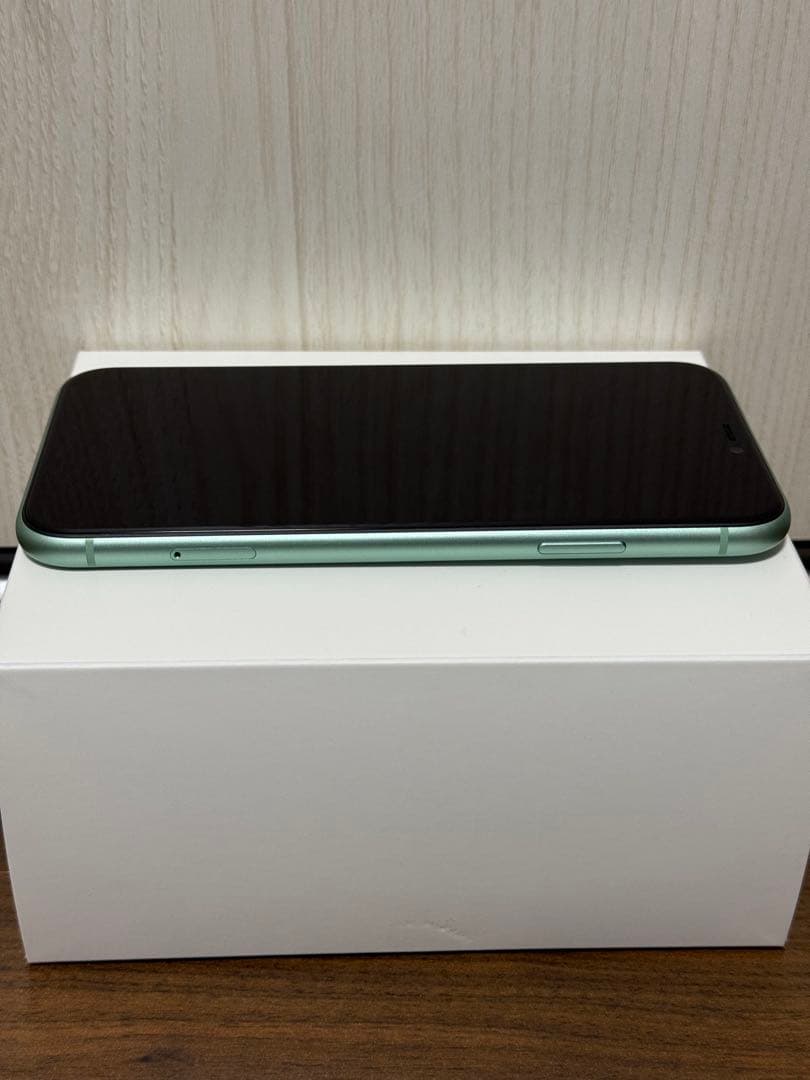 iPhone 11　64GB　グリーン