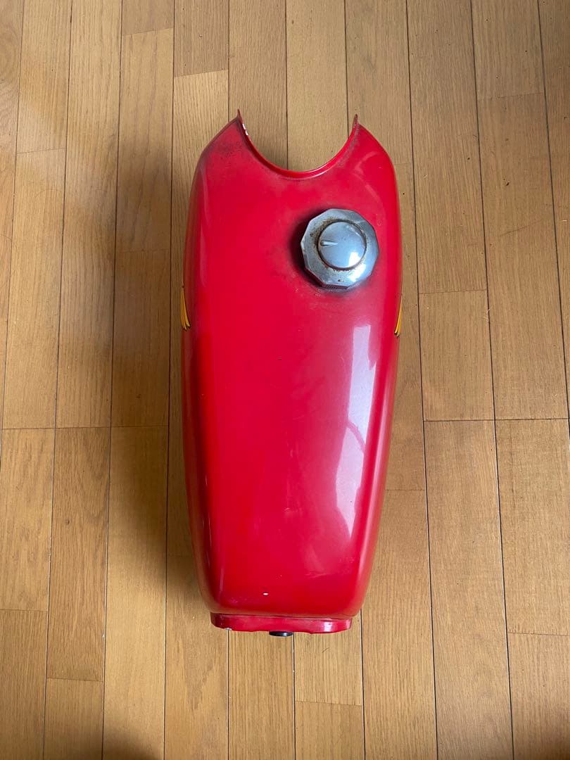 HONDA 赤 タンク ロゴ付き