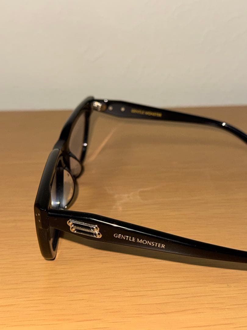 ジェントルモンスター HOVO 01