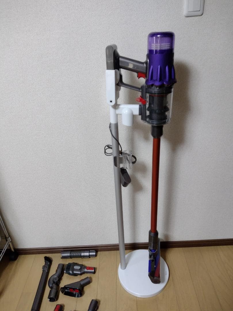 ダイソン★digital slim★SV18★バッテリー新品と同等★スタンド付②