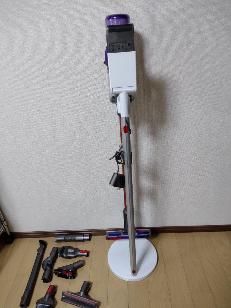 ダイソン★digital slim★SV18★バッテリー新品と同等★スタンド付②